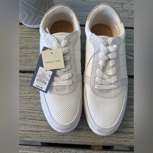 Women's Universal Thread White Suede Casual Memory Foam Sneakers, Sz 11